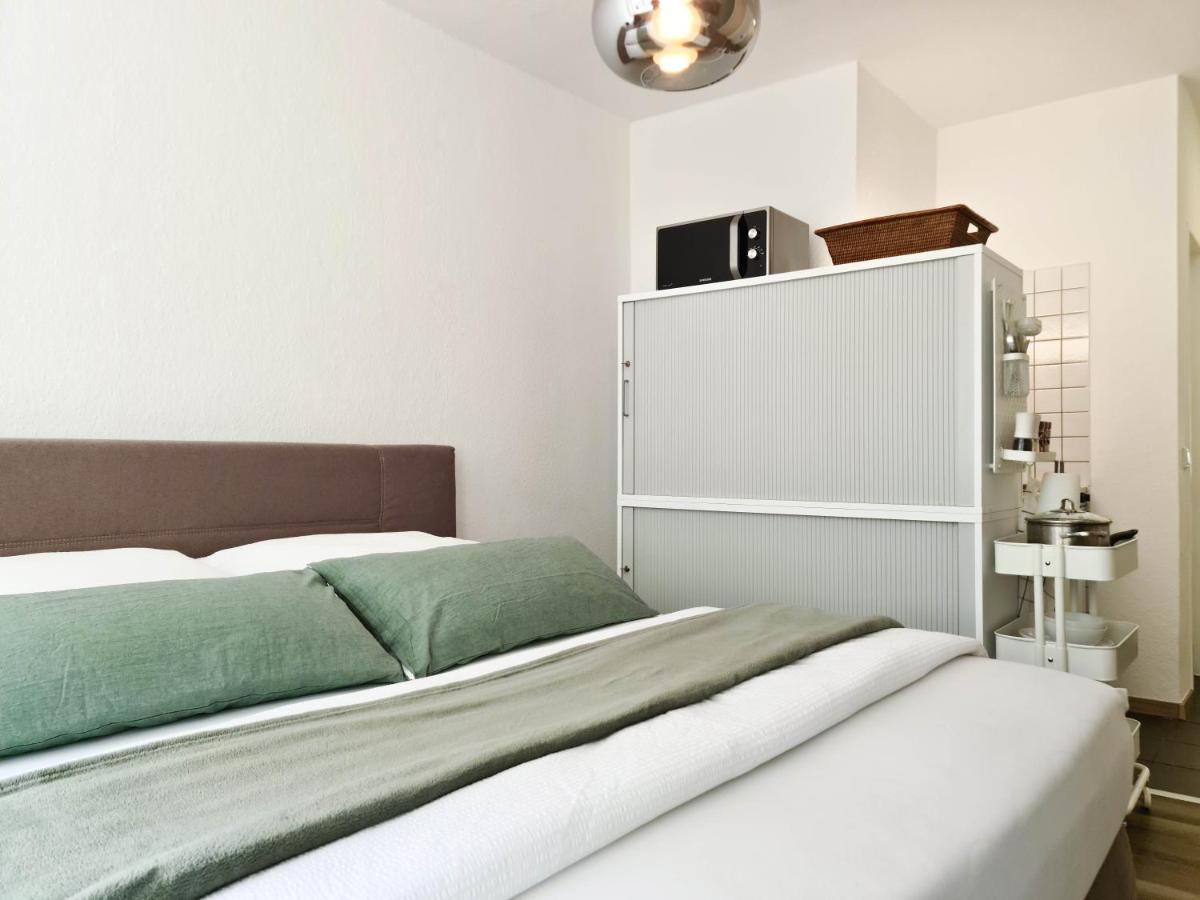 Schöne Ferienwohnung im Zentrum mit Self Check-In und Free Wifi Essen Exterior foto