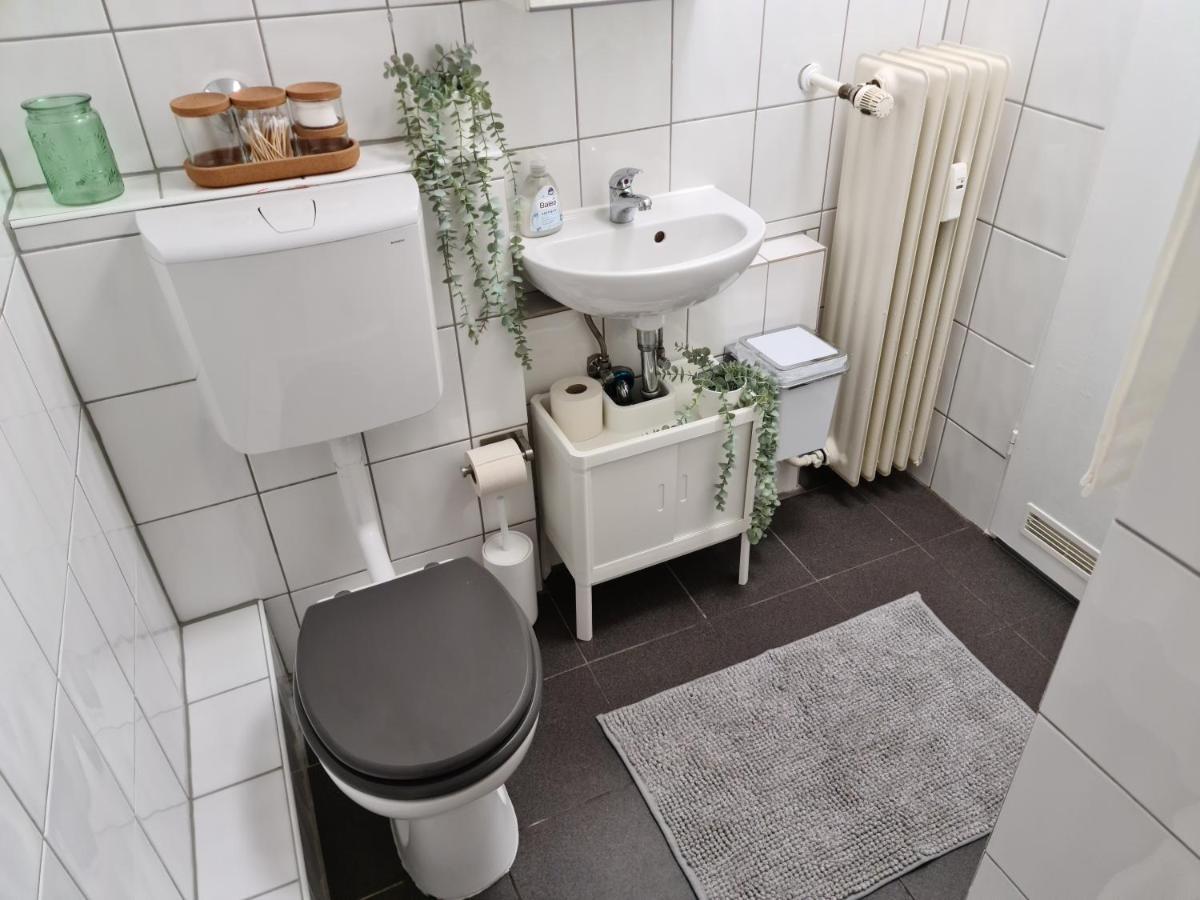 Schöne Ferienwohnung im Zentrum mit Self Check-In und Free Wifi Essen Exterior foto