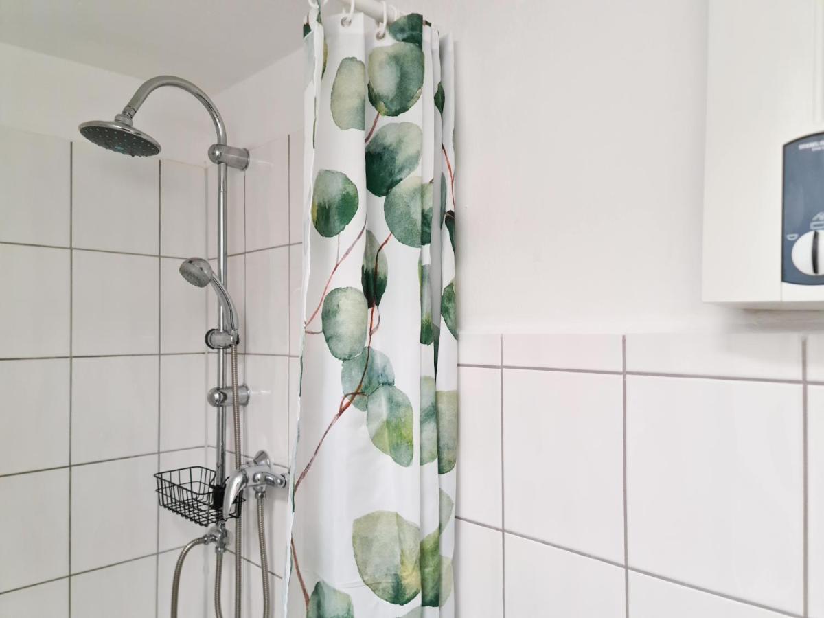 Schöne Ferienwohnung im Zentrum mit Self Check-In und Free Wifi Essen Exterior foto